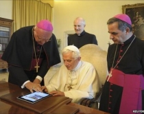 @Pontifex, ju flet Papa <br />Benedikti XVI në Twitte