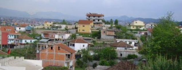 Tiranë, plagosja e kryeplakut të <br />fshatit Bërxullë, për kufirin në arë