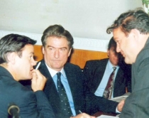 Nikollë Lesi: Në 1993 Azemi <br />mbrojti “Koha Jonë” nga Berisha