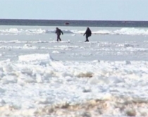 Shpëtohen në Lituani 220 persona<br />Të bllokuar mes akullit në ishull