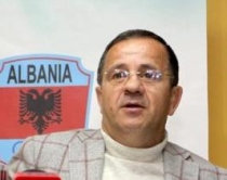 Drejtuesit e paaft&euml; t&euml; sportit,<br />q&euml; pengojn&euml; zhvillimin e tij