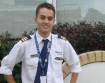 Angli, 19-vje&ccedil;ari b&euml;het piloti m&euml; <br />i ri n&euml; bot&euml; q&euml; flututon me boing