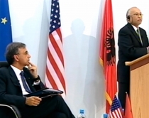 Shqip&euml;ria mundet