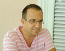 Ardit Gjebrea rr&euml;zohet<br />gjat&euml; provave, l&euml;ndon 2 brinj&euml;