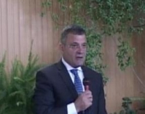 Imami i jep zem&euml;r militant&euml;ve:<br />Forca, t&euml; ecim p&euml;rpara