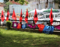 Kukulla e Bagos&euml;, flamujt e<br />mbetur t&euml; fushat&euml;s zgjedhore