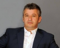 Jo drejt&euml;si "e majt&euml;", po pushtet real i ligjit