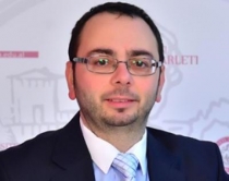 Vendi i Nënë Terezës urren Romët