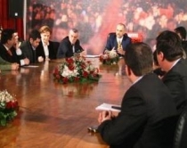 Fyle shtyn pa limit vizitën<br />e planifikuar në Shqipëri