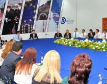 PD e Durrësit, Doklead Ademi<br />emri i ri në skenën e kandidatëve