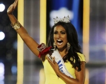 &ldquo;Miss Amerika&rdquo; p&euml;r her&euml;<br />t&euml; par&euml; e fiton nj&euml; indiane