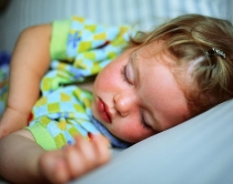 Gjumi ndihmon fëmijët autik