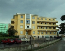 Tiranë, u hodh dje nga kati i 4-t i<br />Sanatoriumit, pacienti vdiq sot