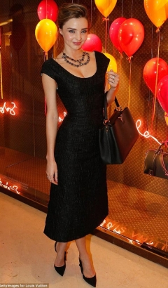 Miranda Kerr super shik n&euml; Paris