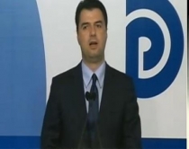 Basha: Xhamia e Namazgjas&euml;<br />anulohet de facto dhe de juro