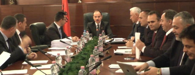 Shkarkohet gjyqtari i Shkodrës<br />KLD paralajmëron dhe 4 të tjerë