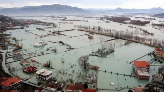 Përmbytjet në Shkodër, 300 shtëpi dhe 5 mijë hektarë nën ujë, 69 persona dërgohen në konvikt