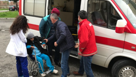 Përmbytjet në Shkodër, shpëtohen 3 pacientë me dializë 