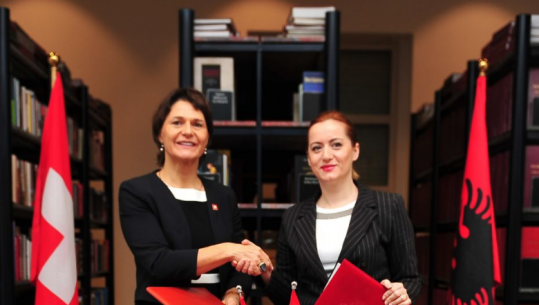 Zyrtarja e lartë zvicerane për herë të parë në Shqipëri,nënshkruhen 2 pakte me vlerë 8.2 mln euro