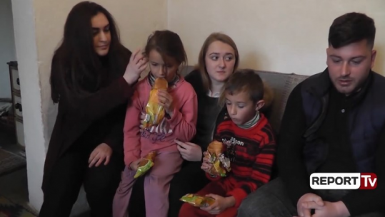 Dy ditë pa bukë, pas apelit në Report Tv mbërrijnë ndihmat për familjen Ajdini në Memaliaj