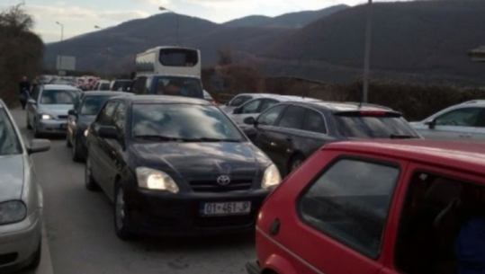 Taksa e rrugës/'Hakmarrja' e kosovarëve, kalojnë fundjavën në Maqedoni