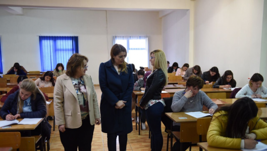 Përfundon testimi i infermierëve për Tiranën, Manastirliu: Procesi transparent