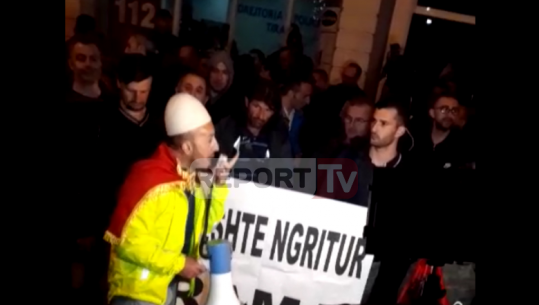 'Ça ke mo burrë, do t’i marrësh lekët'/ Zëri kompromentues në protestën e Shoqërisë Civile në Tiranë