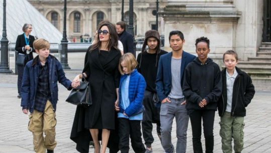 Angelina Jolie: Gjashtë fëmijët e mi flasin 7 gjuhë të ndryshme