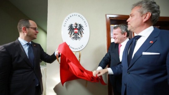 Hapet në Vlorë konsullata austriake, Arben Malaj konsull nderi