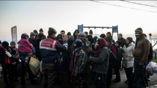 Mbylli portet për emigrantët/ Presidenti francez akuza Italisë: Cinizëm dhe papërgjegjshmëri