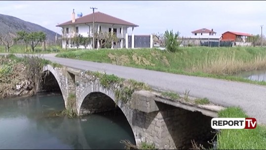 Ura e Gjadrit rrezik serioz për jetën e kalimtarëve, banorët: Ndërhyni