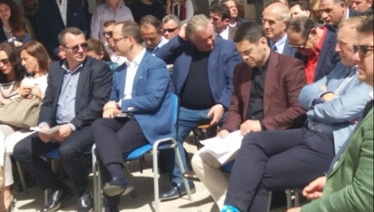 Bushati dhe Ahmetaj në panairin e Punës në Shkodër: 1200 vende pune