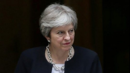 Theresa May humb betejën për Brexit në Dhomën e Lordëve