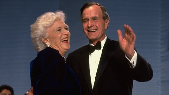 Bushi i vjetër flet për herë të parë pas vdekjes së Barbarës, George W rrëfen batutën e saj të fundit në spital