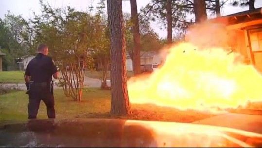 Makina përplaset me një linjë gazi në SHBA, shpërthen shtëpia/VIDEO