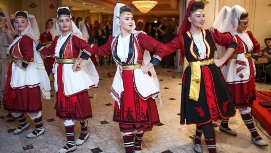 Studimi/ Sakrificat e  shqiptarëve të Ukrainës për të ruajtur vetëdijen etnike