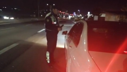 Me shpejtësi 189 km/orë në autostradën Tiranë-Durrës, gjobiten 15 shoferë