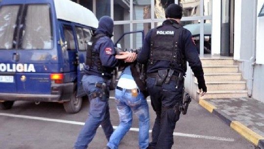 I dënuar në Itali për shfrytëzim prostitucioni, arrestohet dibrani i kërkuar nga Interpol
