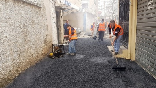 Investimet në nivel kapilar, Bashkia Tiranë shtron rrugët edhe në lagjet e vjetra