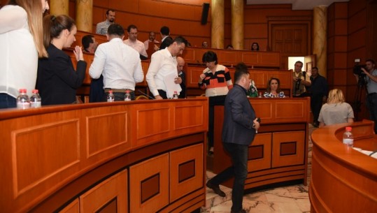Demokratët injorojnë figurën e shquar të PD, kundër vendosjes së bustit të Pjetër Arbnorit në Tiranë