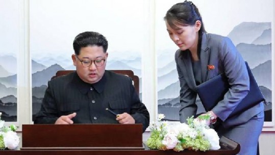 FOTO/Takimi historik, motra e Kim Jong Un shndërrohet në sekretaren e tij