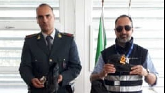 'Made in Italy' por vinin nga Shqipëria, policia e Ravennës sekuestron kontenierin me këpucë