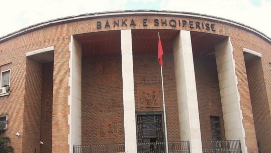 Banka e Shqipërisë/ Raporti: Nga depozitat “fluturuan” 158 milionë euro në gjashtë muaj
