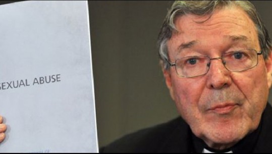 Zyrtari i lartë i Vatikanit para gjyqit, akuzohet për abuzim seksual