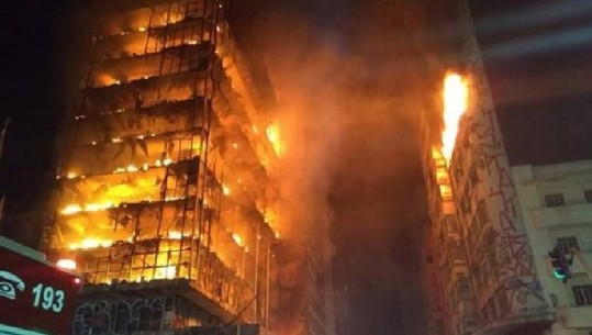 VIDEO/Momenti i shembjes së ndërtesës 26 katëshe e përfshirë nga flakët në Brazil