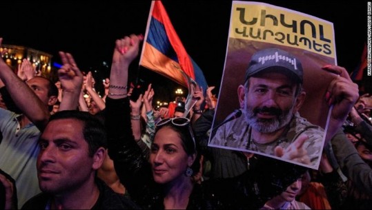 Protesta në Armeni, tubuesit paralizojnë vendin 