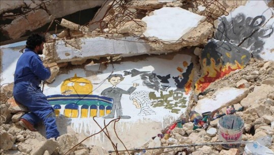 Grafitet e artistit sirian 'mbulojnë' gjurmët e luftës