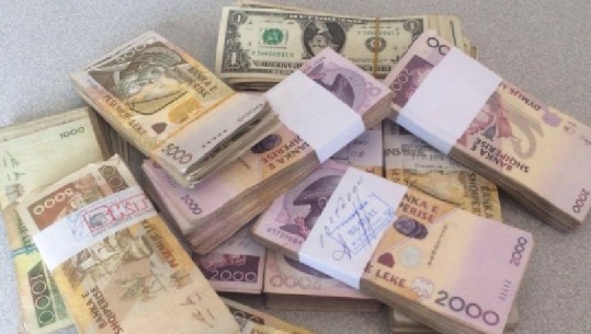 ‘Milionerët’ shqiptarë, 4% e të punësuarve me paga mbi 120,000 lekë në muaj