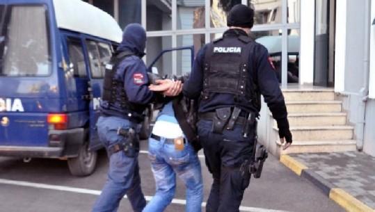 Mori 3 mln lekë duke premtuar punë në shtet, arrestohet 43 vjeçari nga Tirana