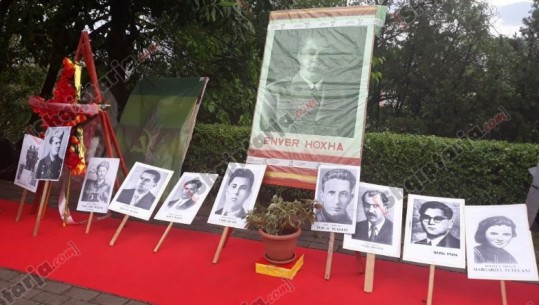 Dita e dëshmorëve/ Komunistët “rrëmbejnë” skenën: Lavdi shqiptarit të madh Enver Hoxha!